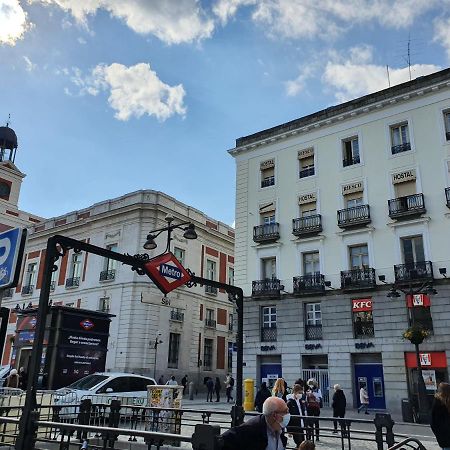 Hostal Riesco Madrid Bagian luar foto