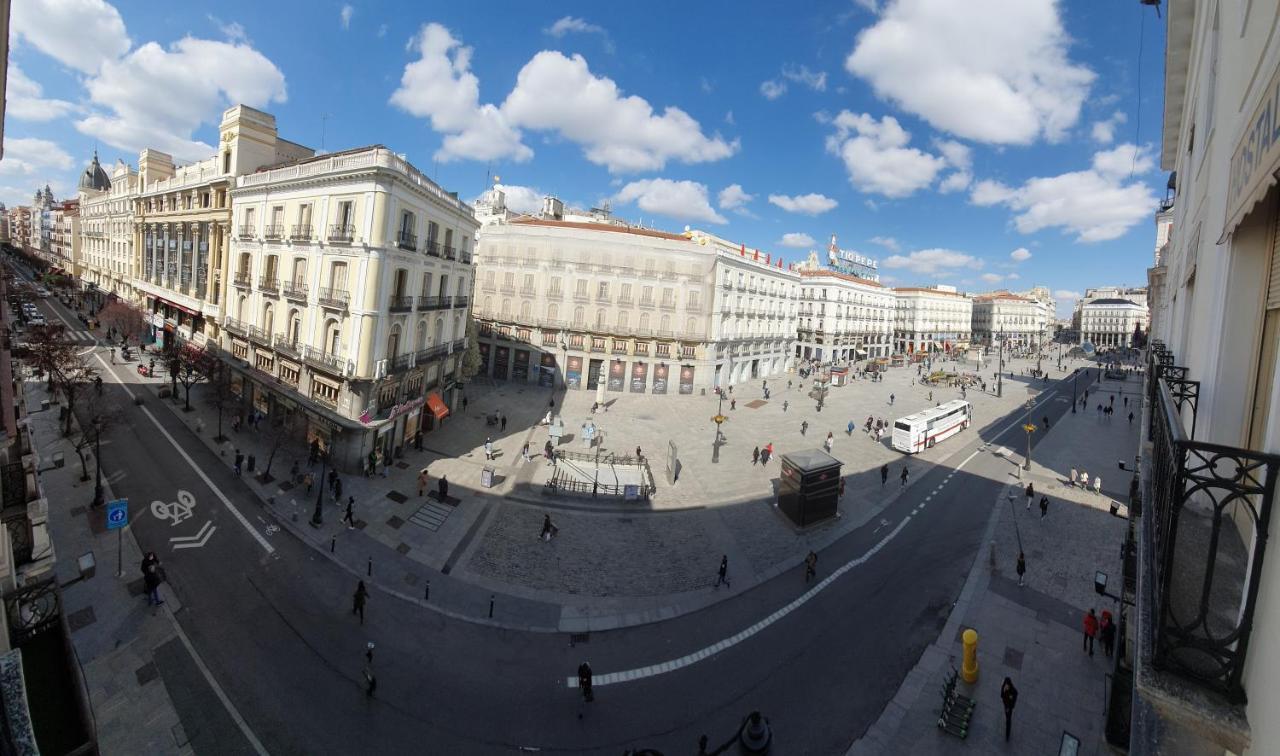 Hostal Riesco Madrid Bagian luar foto