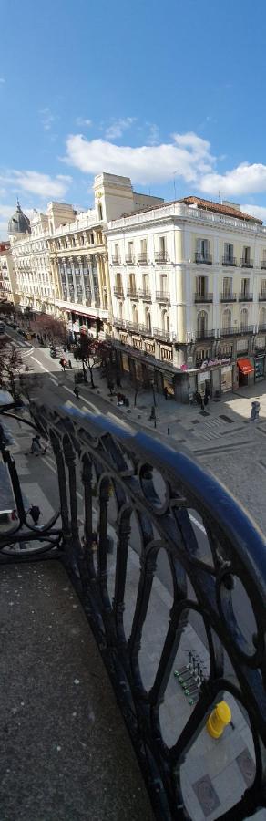 Hostal Riesco Madrid Bagian luar foto