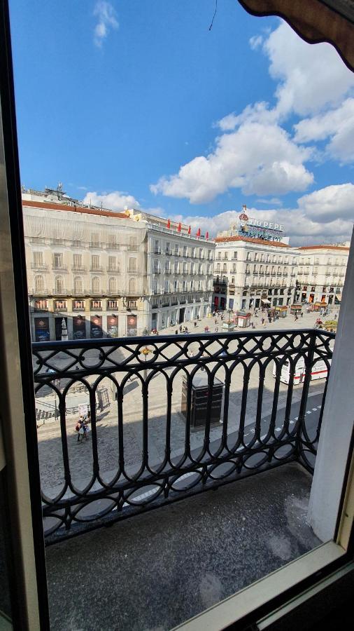 Hostal Riesco Madrid Bagian luar foto