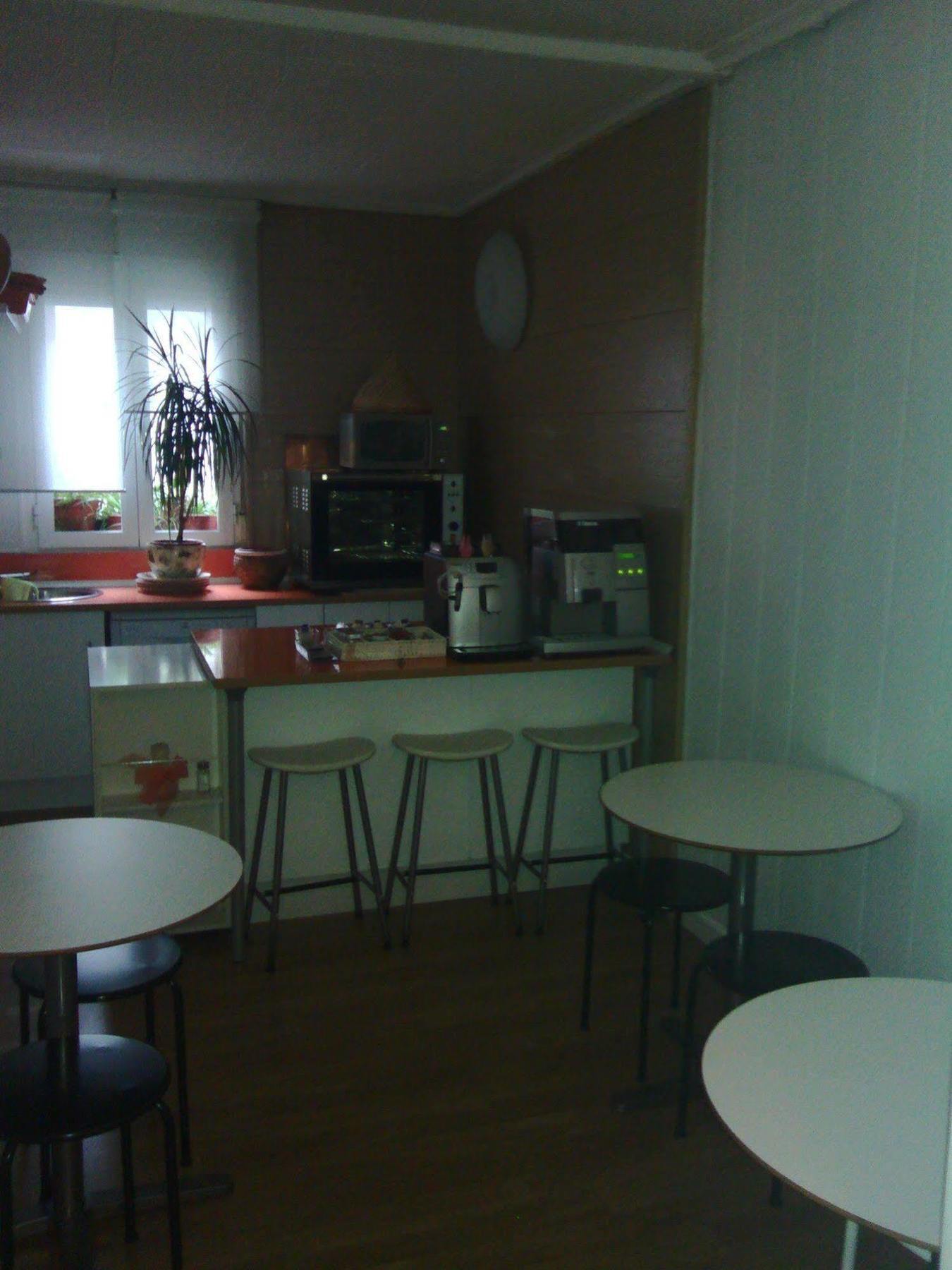 Hostal Riesco Madrid Bagian luar foto